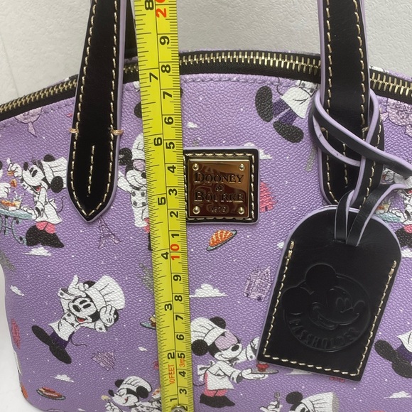 Dooney & Bourke 2019 Disney’s Food Wine Shoulder Bag Tote Purse Passholder - New - Picture 6 of 9